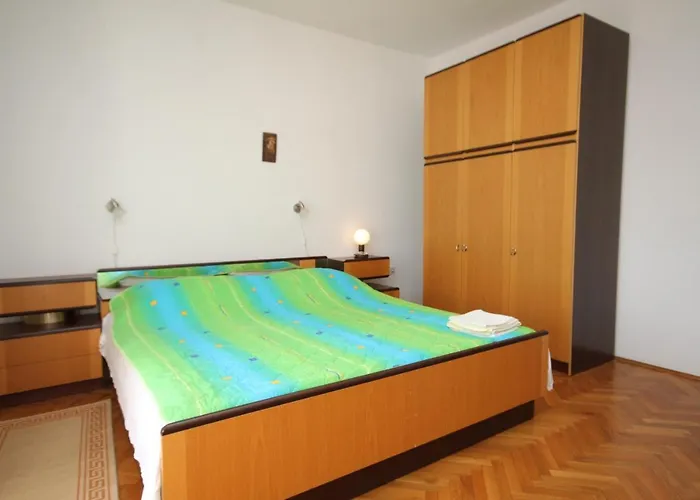 Pag 6467c דירה *